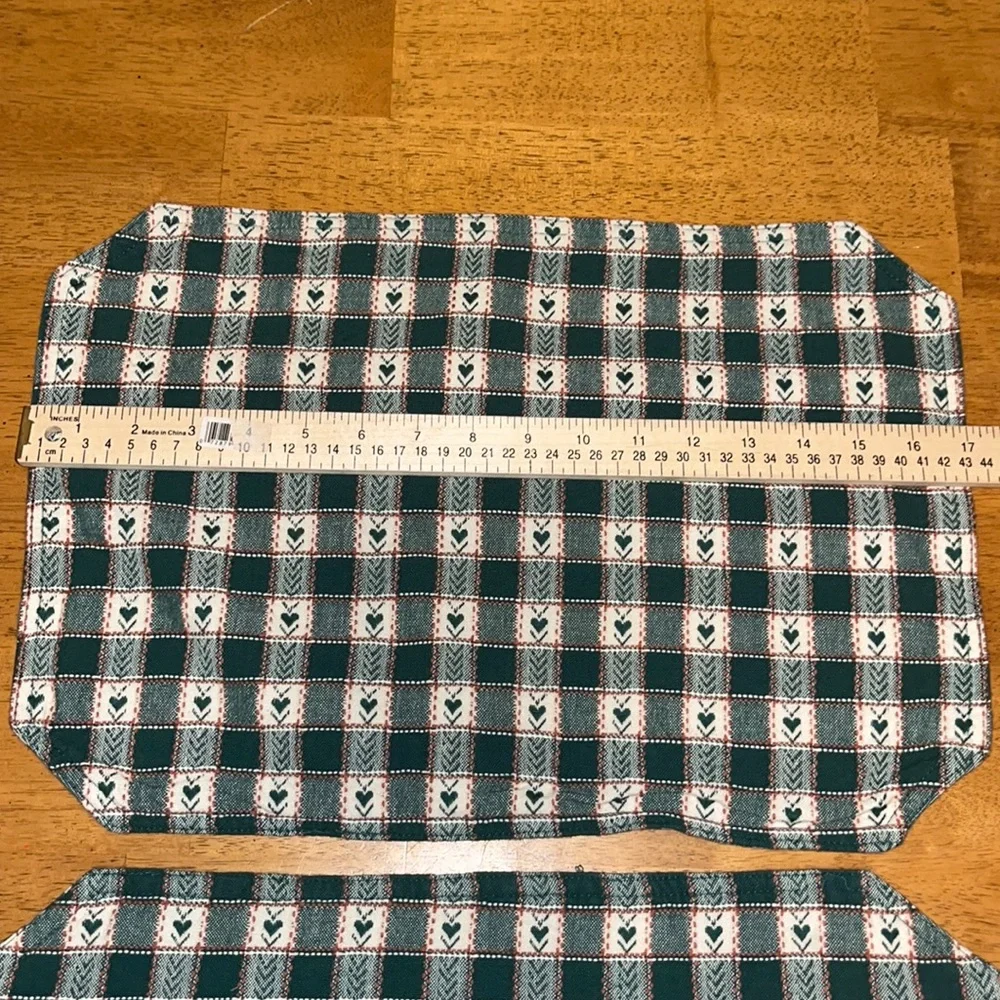 Set of 2 Handmade Cloth Reversible Placemats with 4 Coordinating Cloth Napkins
